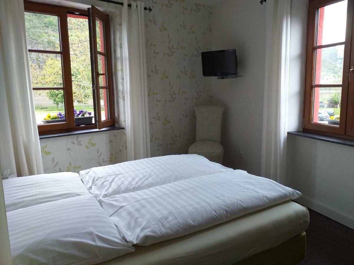 Vakantiehuis "Het Rode Huis" Treis-Karden Exterior foto